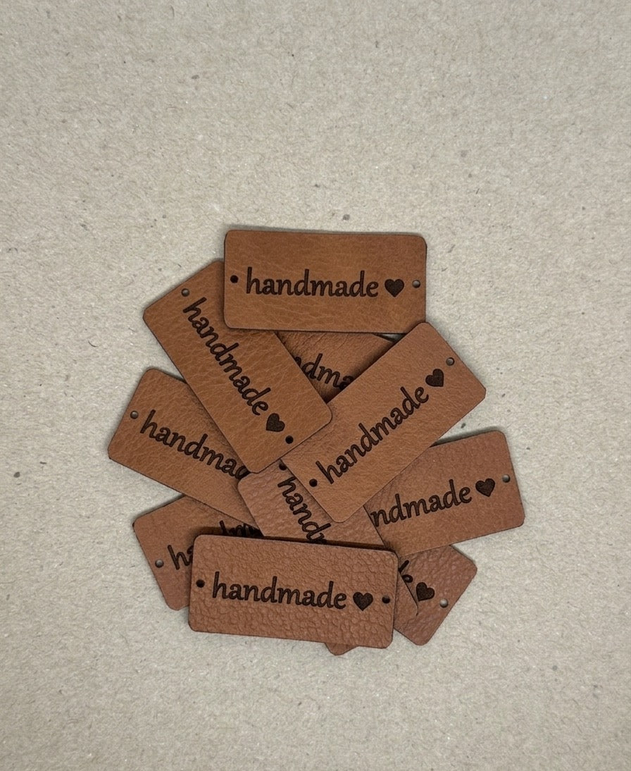 Zestaw Startowy Metek z Ekoskóry "Handmade" – 20 szt. (Brąz) | 2x4 cm